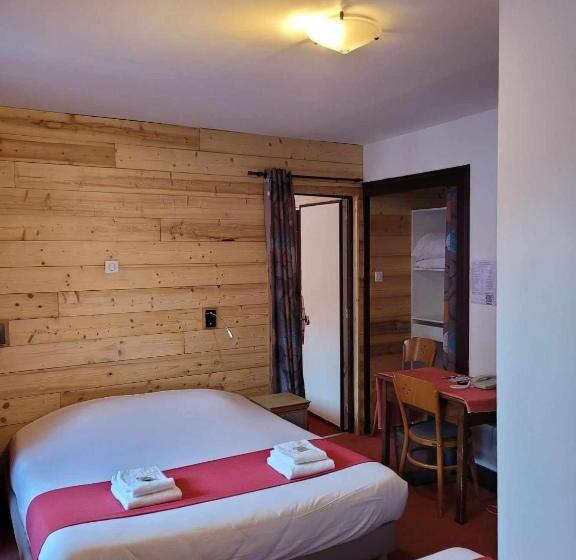 Номер Стандарт Трехместный, Hôtel Castillan