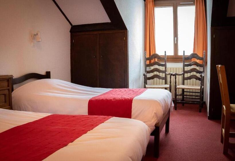 Трехместный Номер Стандарт Вид на Сад, Hôtel Castillan