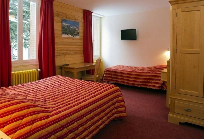 Номер Стандарт Трехместный, Hôtel Castillan