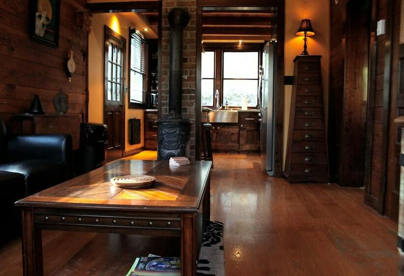 בית, 2 חדרי שינה, Eureka Zen Cottages