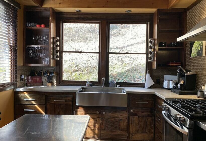 בית, 2 חדרי שינה, Eureka Zen Cottages