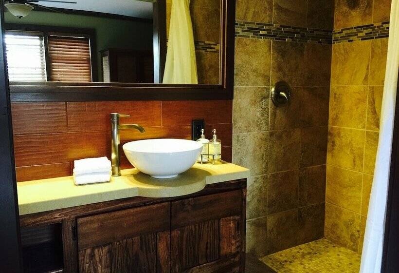 בית, 2 חדרי שינה, Eureka Zen Cottages