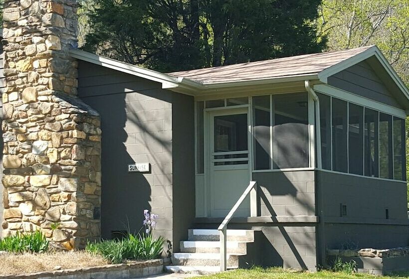 小室, Pisgah View Ranch