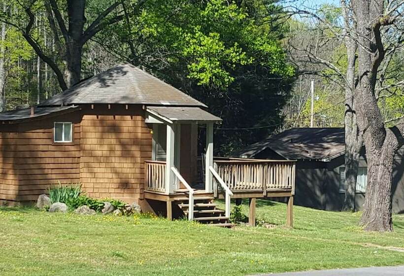 小室, Pisgah View Ranch