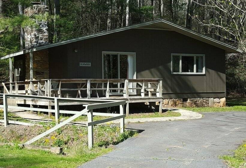 小室, Pisgah View Ranch