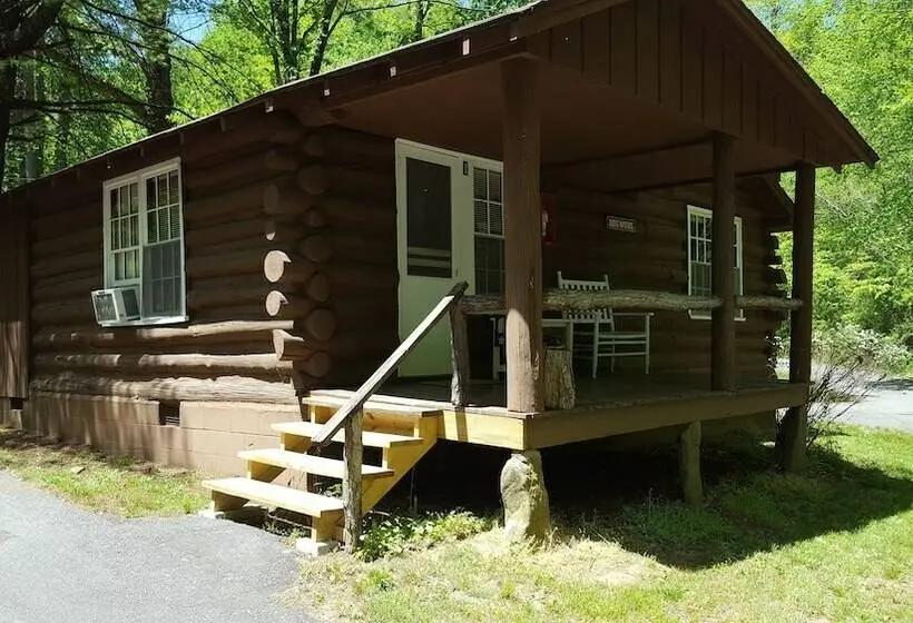 キャビン, Pisgah View Ranch