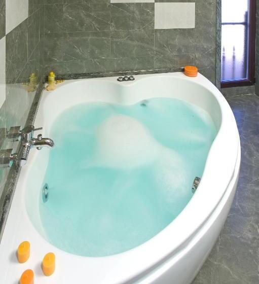 高级三人间, Spa Villa Pasiega