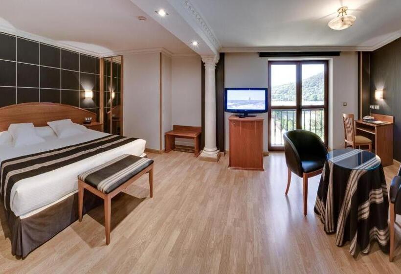 高级三人间, Spa Villa Pasiega