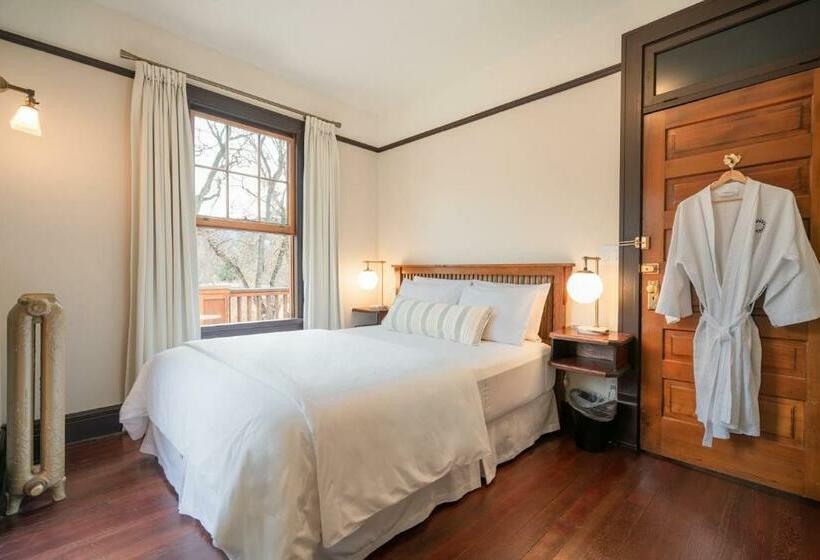 デラックスルーム, Naramata Inn