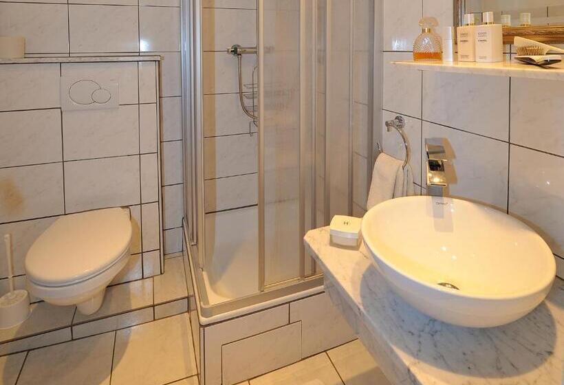 基本间, Pension Gambrinus