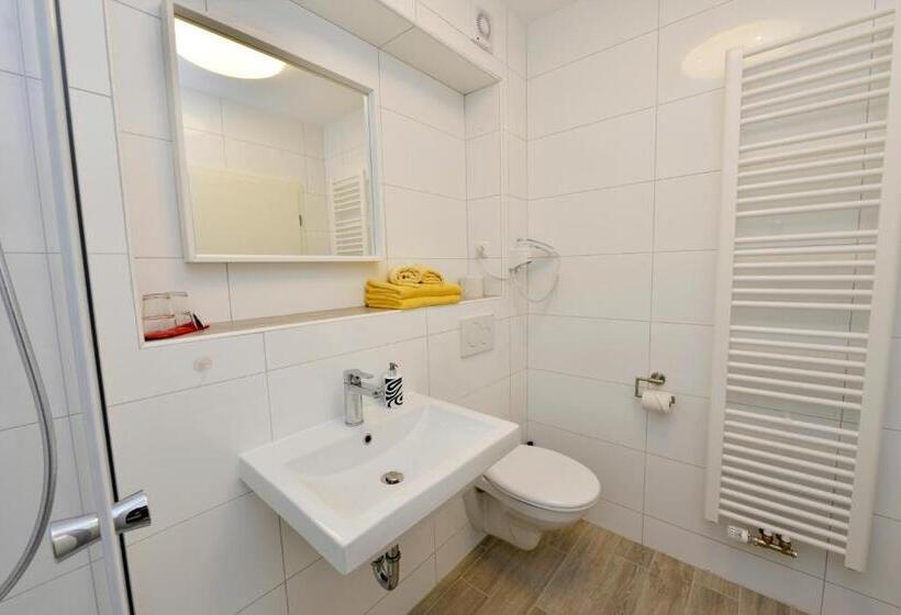 四人标准间, Pension Gambrinus