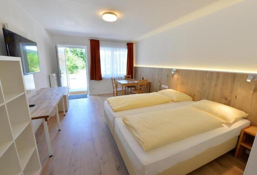 带阳台的三人标准间, Pension Gambrinus