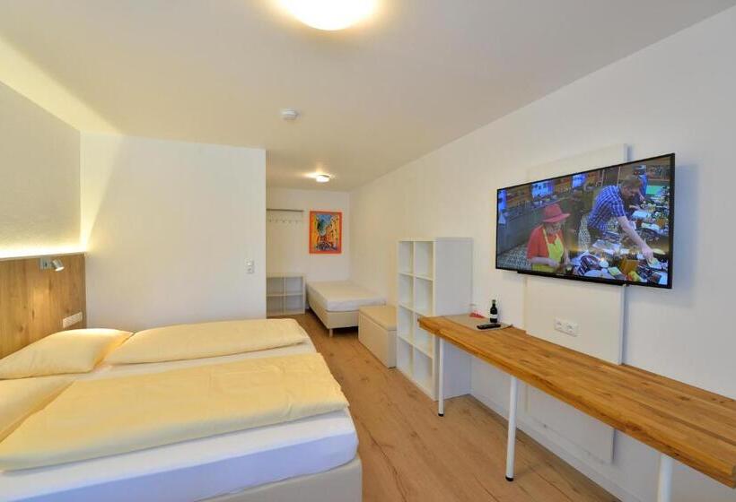 带阳台的三人标准间, Pension Gambrinus