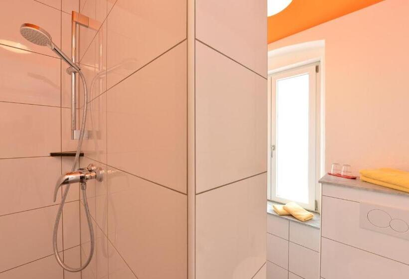 标准单人间, Pension Gambrinus