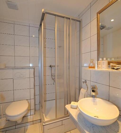 基本间, Pension Gambrinus