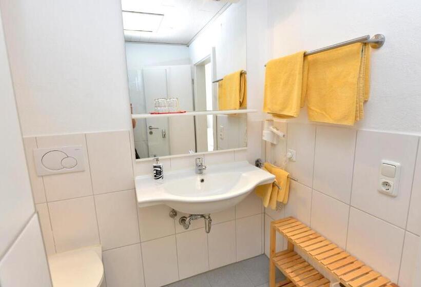 四人标准间, Pension Gambrinus