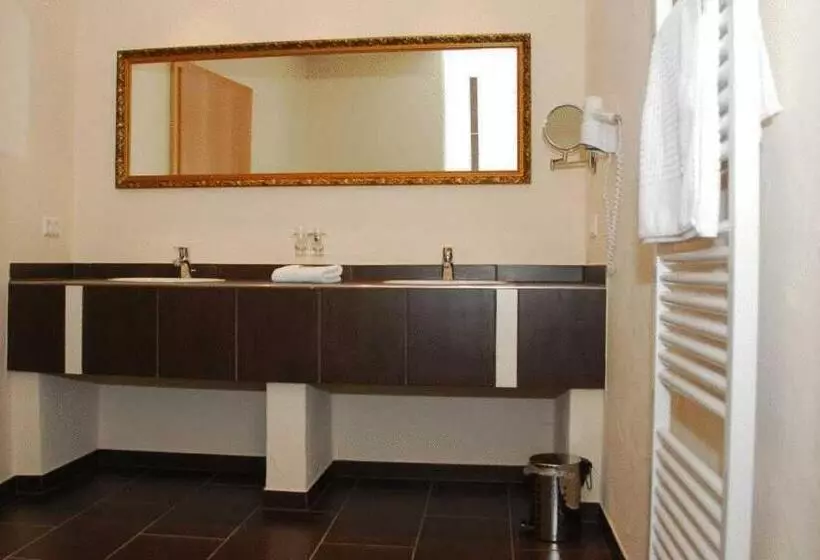 Standard Yhden Hengen Huone, Gasthaus Hotel Adler