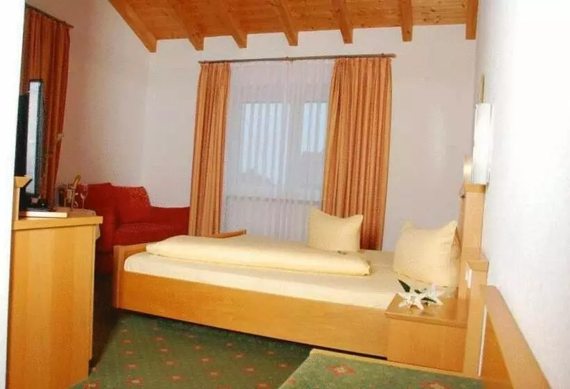 Standard Yhden Hengen Huone, Gasthaus Hotel Adler