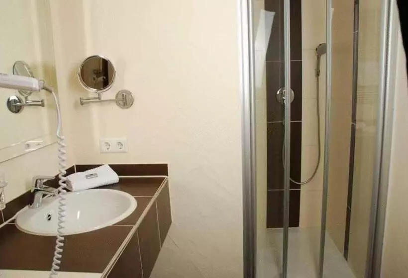 Standard Yhden Hengen Huone, Gasthaus Hotel Adler