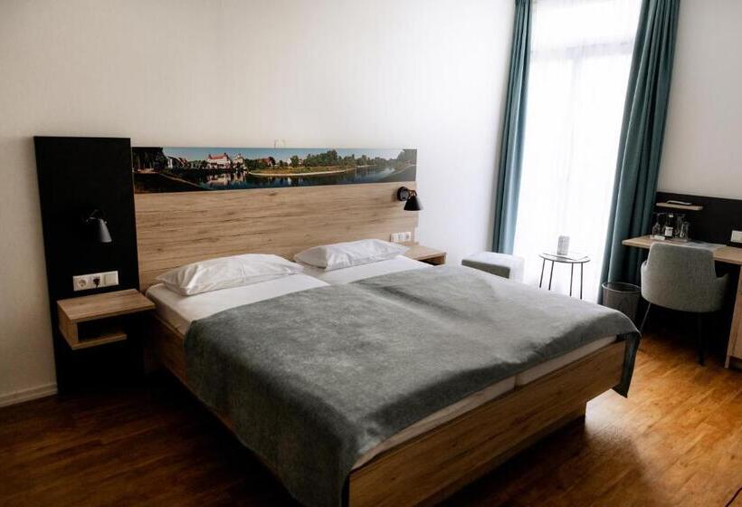 Номер Deluxe, Am Fluss