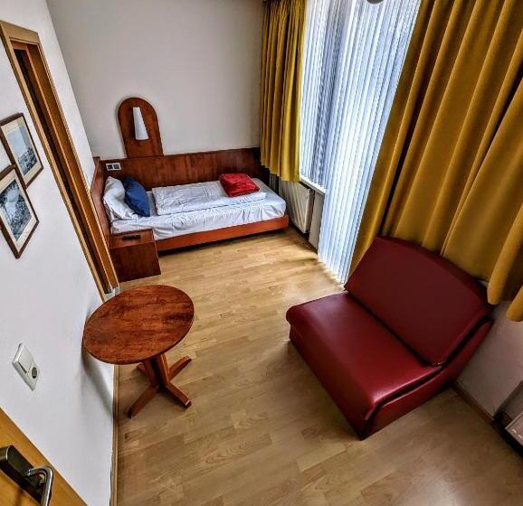 スタンダードシングルルーム, Am Rathaus