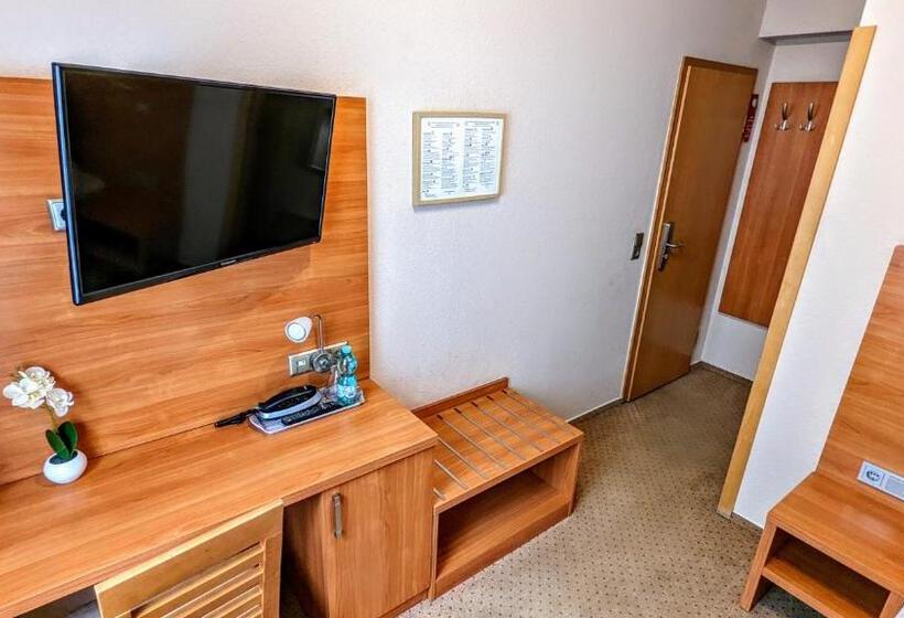 スタンダードシングルルーム, Am Rathaus