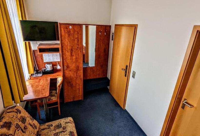 スタンダードシングルルーム, Am Rathaus