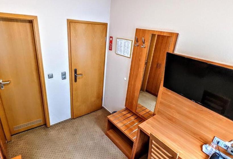 スタンダードシングルルーム, Am Rathaus