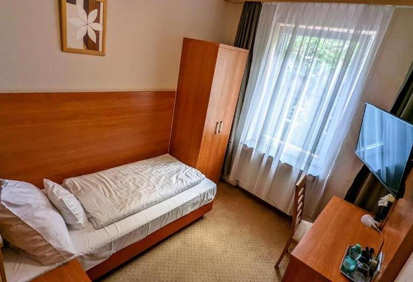 スタンダードシングルルーム, Am Rathaus