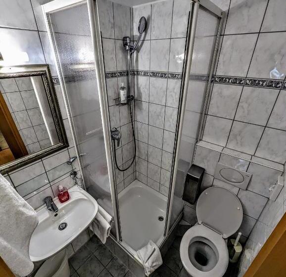 エコノミールーム, Am Rathaus