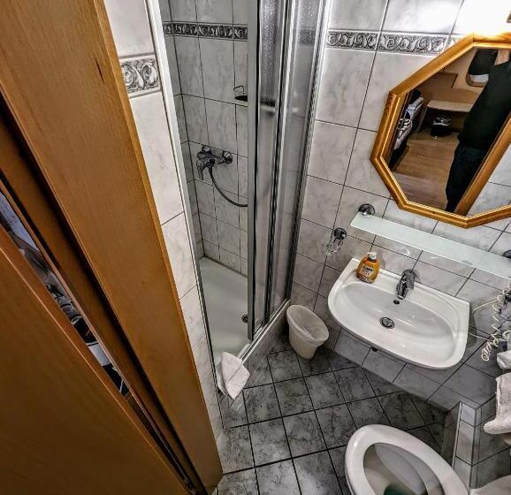 エコノミートリプルルーム, Am Rathaus