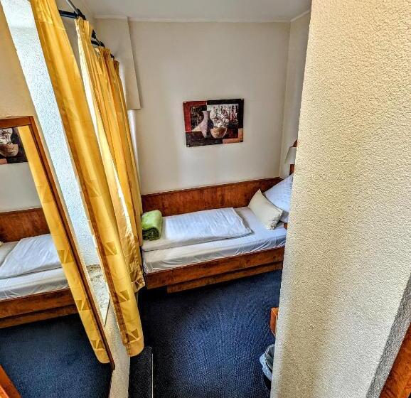 シングルベーシックルーム, Am Rathaus