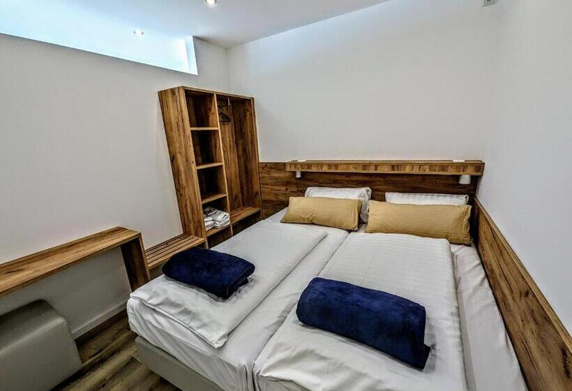 ２ベッドルームアパートメント, Am Rathaus