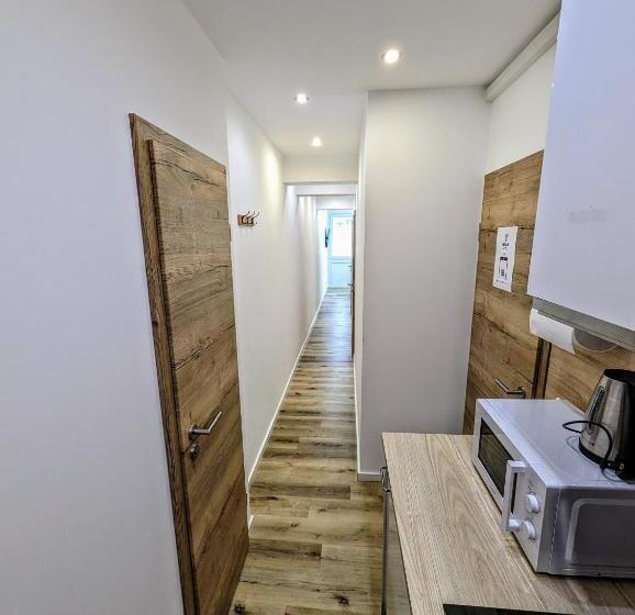 ２ベッドルームアパートメント, Am Rathaus