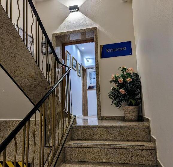 带2个卧室的公寓, Am Rathaus
