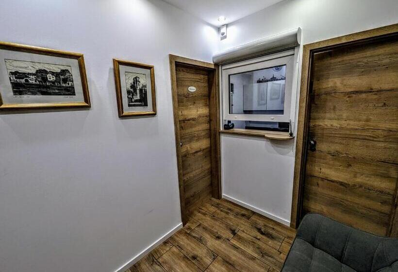 ２ベッドルームアパートメント, Am Rathaus