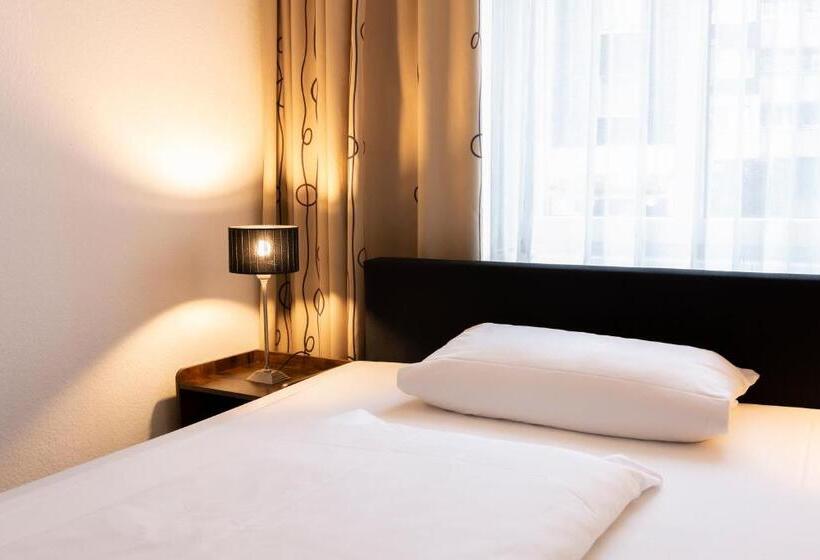 غرفة قياسية فردية, Berliner Hof