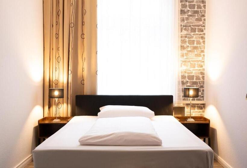 غرفة قياسية فردية, Berliner Hof