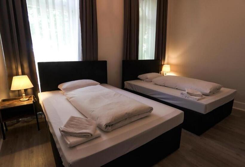 شقة غرفتين, Berliner Hof