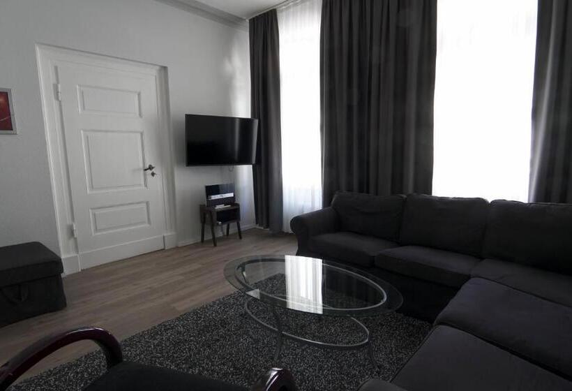 شقة غرفتين, Berliner Hof