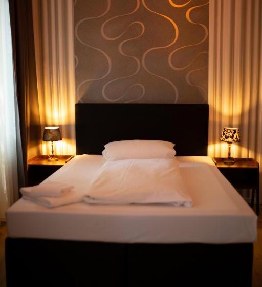 شقة غرفتين, Berliner Hof