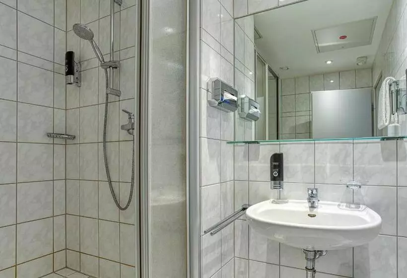 スタンダード４人部屋, Centro Hotel Braunschweig, Trademark Collection By Wyndham