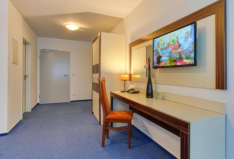 جناح جونيور, Centro Hotel Braunschweig, Trademark Collection By Wyndham