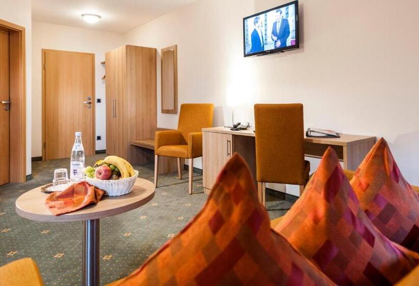 Номер Стандарт Индивидуальный, Hilker