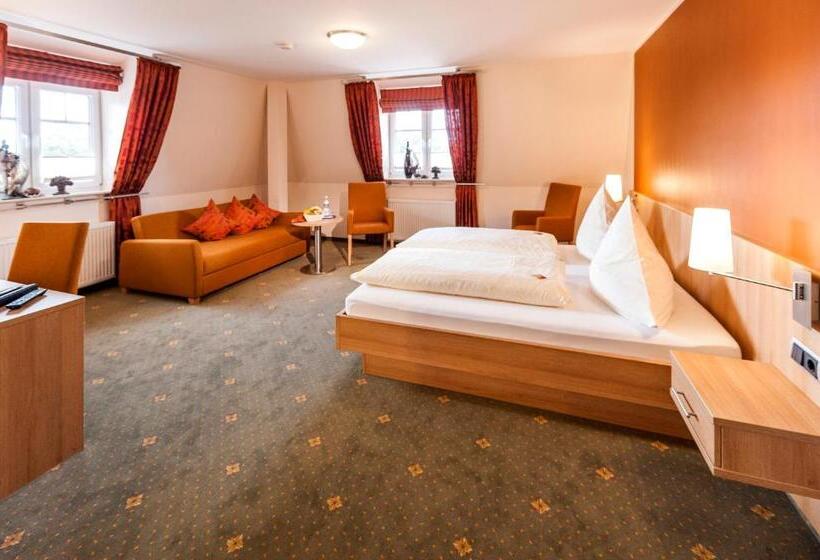 Номер Стандарт, Hilker