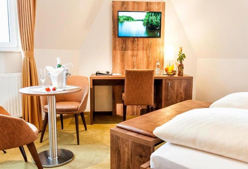 Номер Стандарт, Hilker