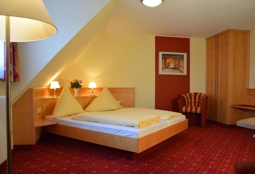 Номер Стандарт, Restaurant Zur Linde