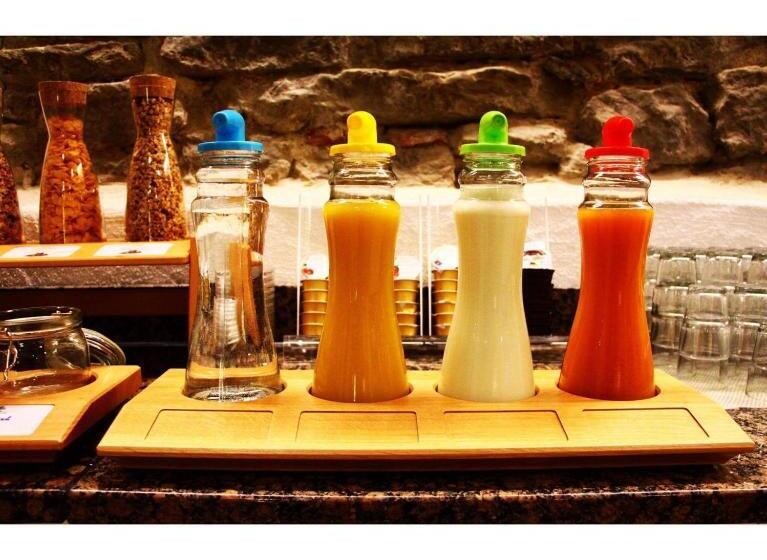 Camera Standard Individuale, The Medusa