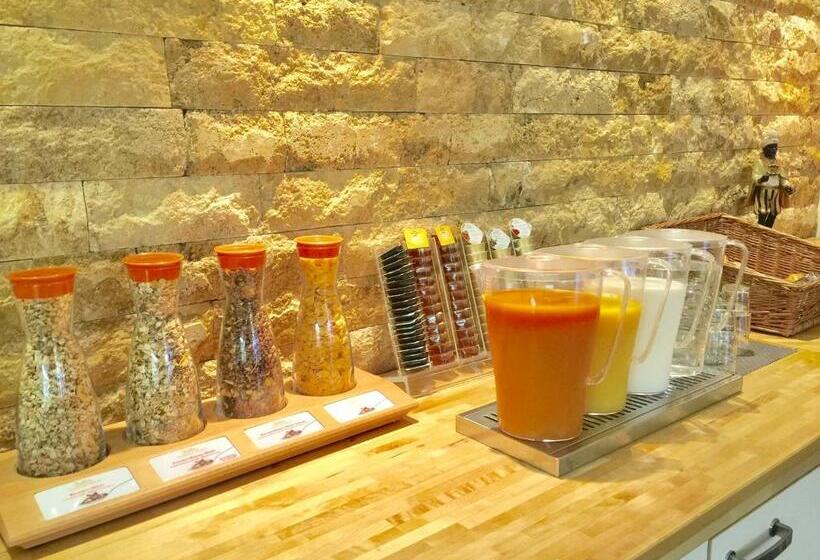 Camera Quadrupla Standard, The Medusa