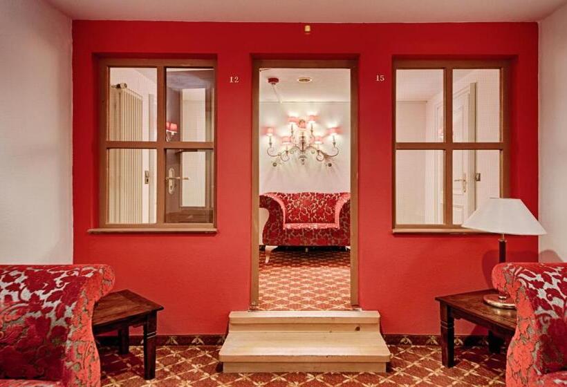 Camera Quadrupla Standard, The Medusa